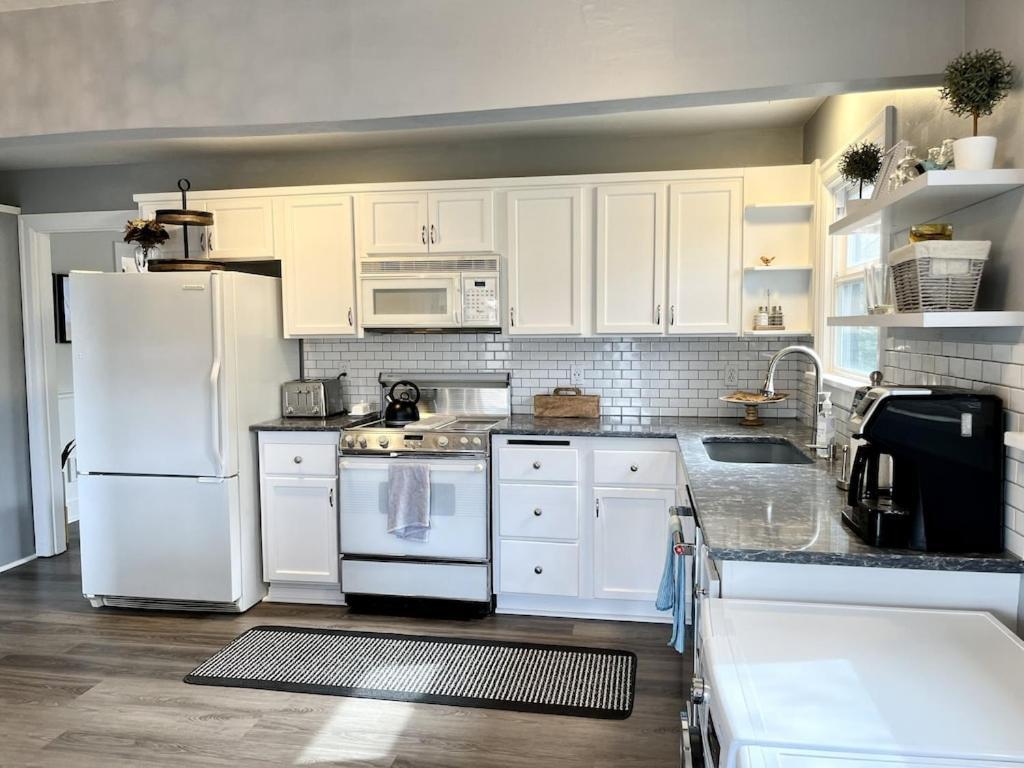 Modern 2 Bedroom Farmhouse Cottage With Hot Tub In Snohomish Eksteriør bilde